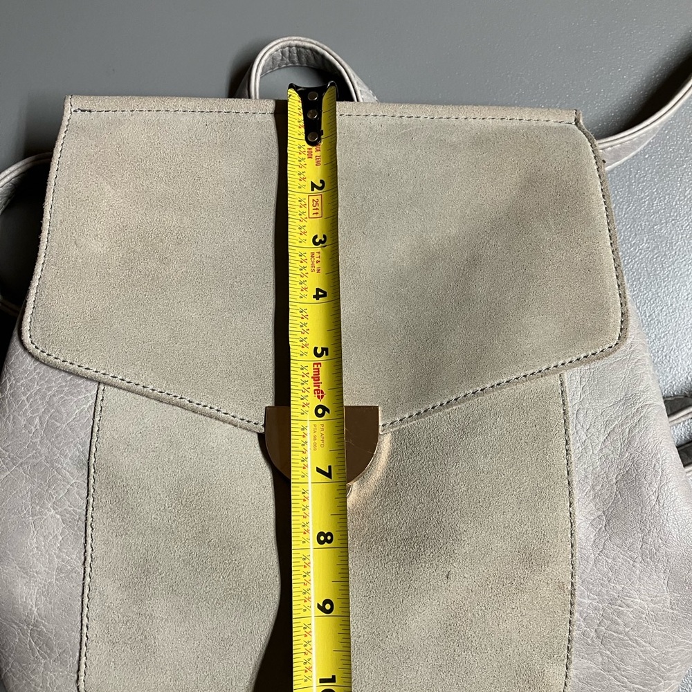 Moda? Chic Light Gray Backpack - Picture 8 of 15